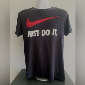 Men’s Nike T-shirt - Size M